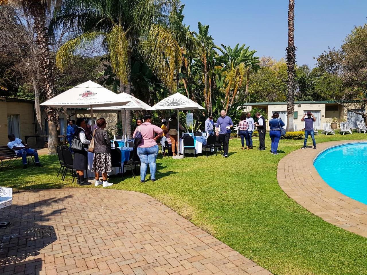 Safari Hotel&Convention Centre Rustenburg Esterno foto