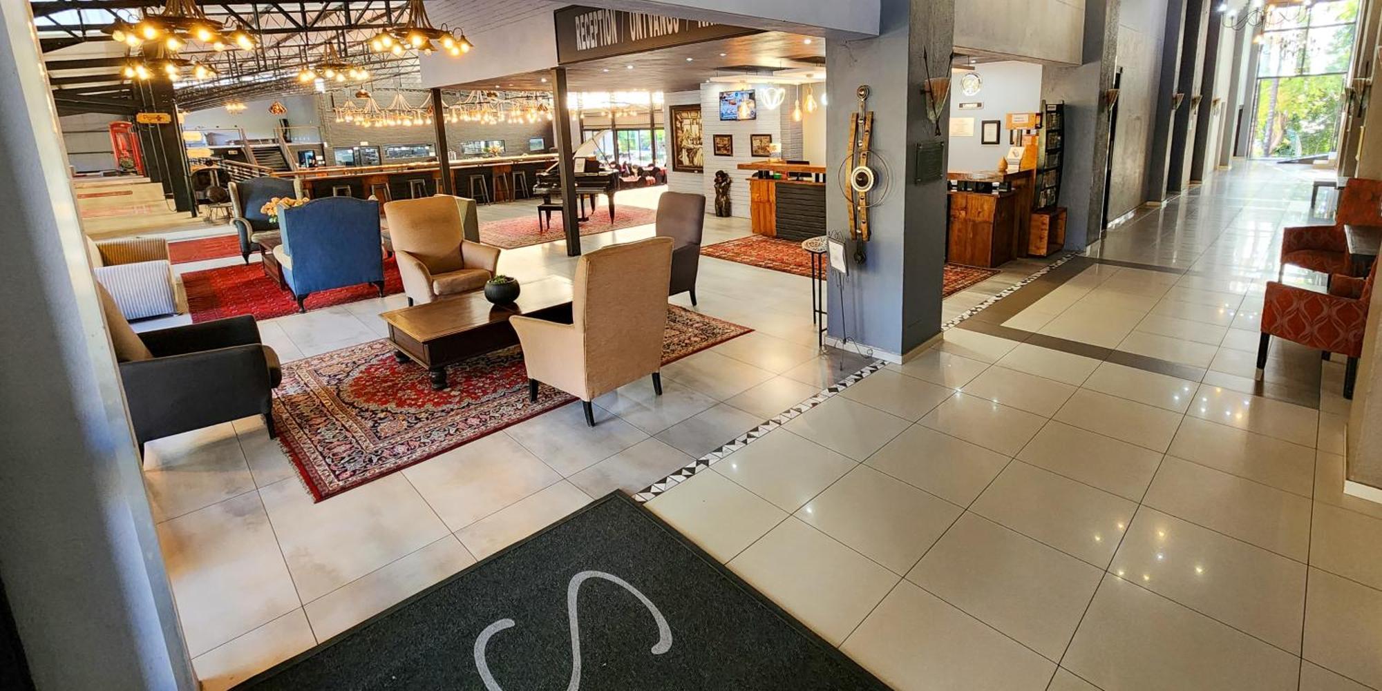 Safari Hotel&Convention Centre Rustenburg Esterno foto